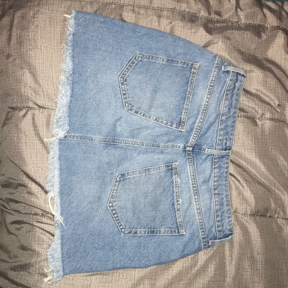 Ripped jean skirt - Picture 4 of 4